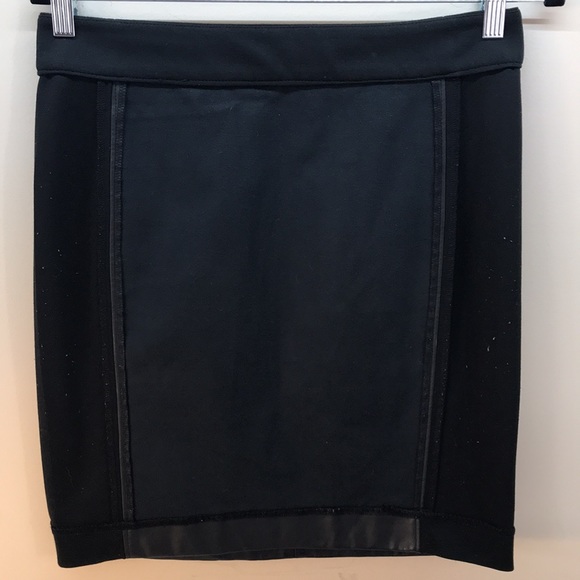 Ann Taylor LOFT Faux Leather Black Mini Skirt Size 4 - Picture 5 of 12